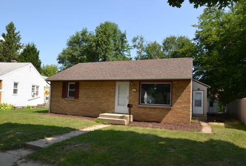 Photo of 2220 W Neil Pl, Milwaukee, WI 53209 (MLS # 1943842)