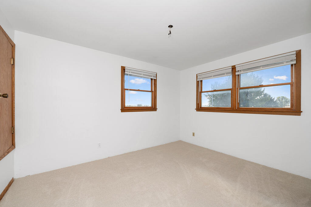 Sharon, Wisconsin 53585, United States, 3 Bedrooms Bedrooms, ,2 BathroomsBathrooms,Residential,Active,229843