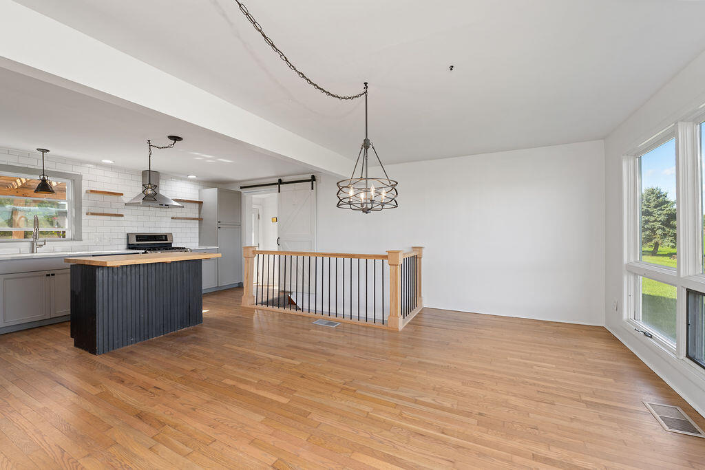 Sharon, Wisconsin 53585, United States, 3 Bedrooms Bedrooms, ,2 BathroomsBathrooms,Residential,Active,229843