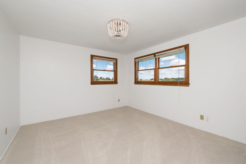 Sharon, Wisconsin 53585, United States, 3 Bedrooms Bedrooms, ,2 BathroomsBathrooms,Residential,Active,229843