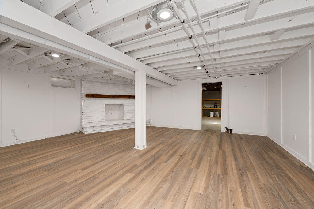 Sharon, Wisconsin 53585, United States, 3 Bedrooms Bedrooms, ,2 BathroomsBathrooms,Residential,Active,229843