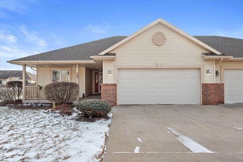 Photo of 367 N Redding Cir, Belgium, WI 53004 (MLS # 1947732)
