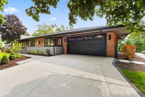 Photo of 1600 Evergreen Ln, Lake Geneva, WI 53147 (MLS # 1945310)