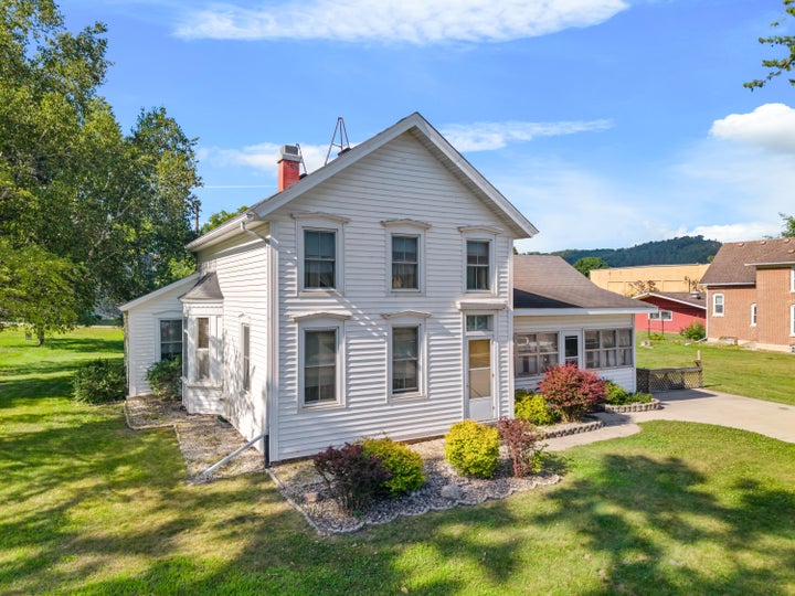 107 West Rrushford Ave Rushford MN (1)