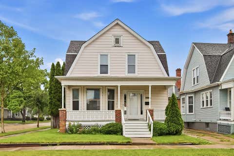 Photo of 1503 Thurston Ave, Racine, WI 53405 (MLS # 1973107)