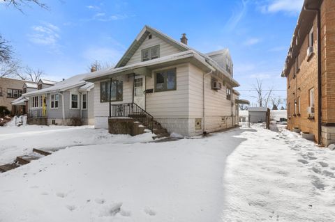 Photo of 6221 W Fairview Ave, Milwaukee, WI 53213 (MLS # 1945149)