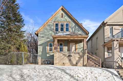 Photo of 2724 N Palmer St, Milwaukee, WI 53212 (MLS # 1947560)