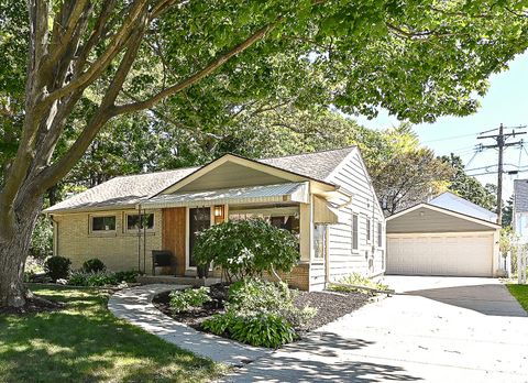 Photo of 532 N 117th St, Wauwatosa, WI 53226 (MLS # 1935513)
