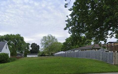 Photo of 3323 W Ramsey Ave, Greenfield, WI 53221 (MLS # 1941954)