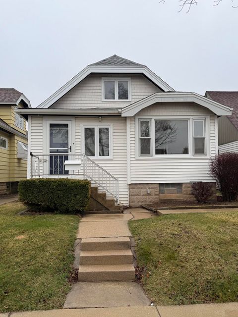 Photo of 3132 S 19th St, Milwaukee, WI 53215 (MLS # 1956258)