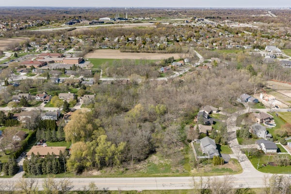 W DREXEL AVE, FRANKLIN, WI 53132 - Image b6cf1f0e3e421a55bcc68e8e32bde53a/1292039811