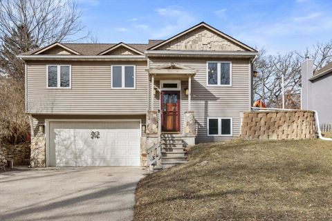 Photo of 29944 Greenleaf Dr, Burlington, WI 53105 (MLS # 1952494)