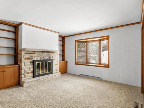 Photo of 2136 Richmond Ave, Manitowoc, WI 54220 (MLS # 1948150)