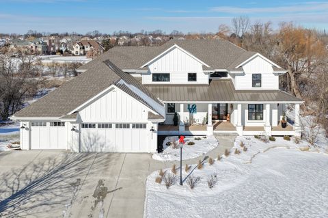 Photo of 6850 W River Birch Dr, Mequon, WI 53092 (MLS # 1949160)