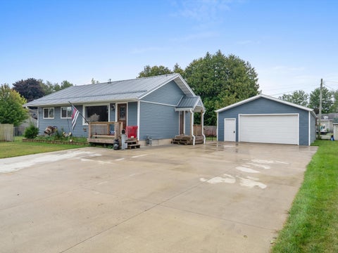 Photo of 2319 38th St, Two Rivers, WI 54241 (MLS # 1979195)