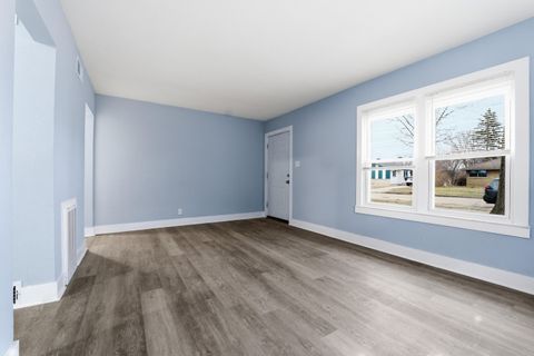 Photo of 5955 N 79th St, Milwaukee, WI 53218 (MLS # 1951323)