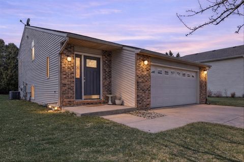 Photo of 1736 21st Ave, Kenosha, WI 53140 (MLS # 1960960)