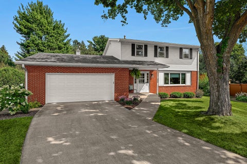 Photo of 2555 Madison Pl, La Crosse, WI 54601 (MLS # 1977467)