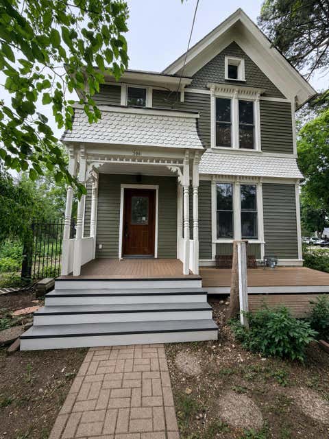 Photo of 300 W Chestnut St, Burlington, WI 53105 (MLS # 1973327)