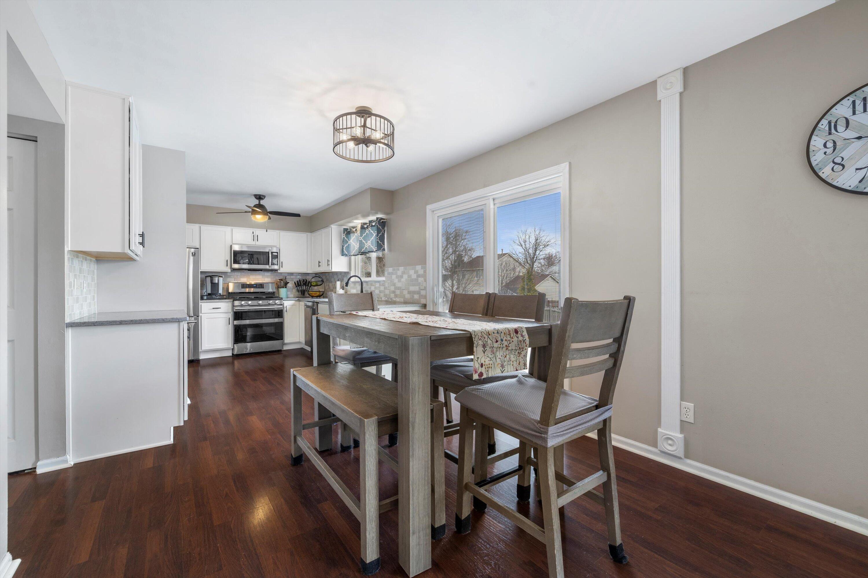 Kenosha, Wisconsin 53142, United States, 3 Bedrooms Bedrooms, ,3 BathroomsBathrooms,Residential,Pending,106799