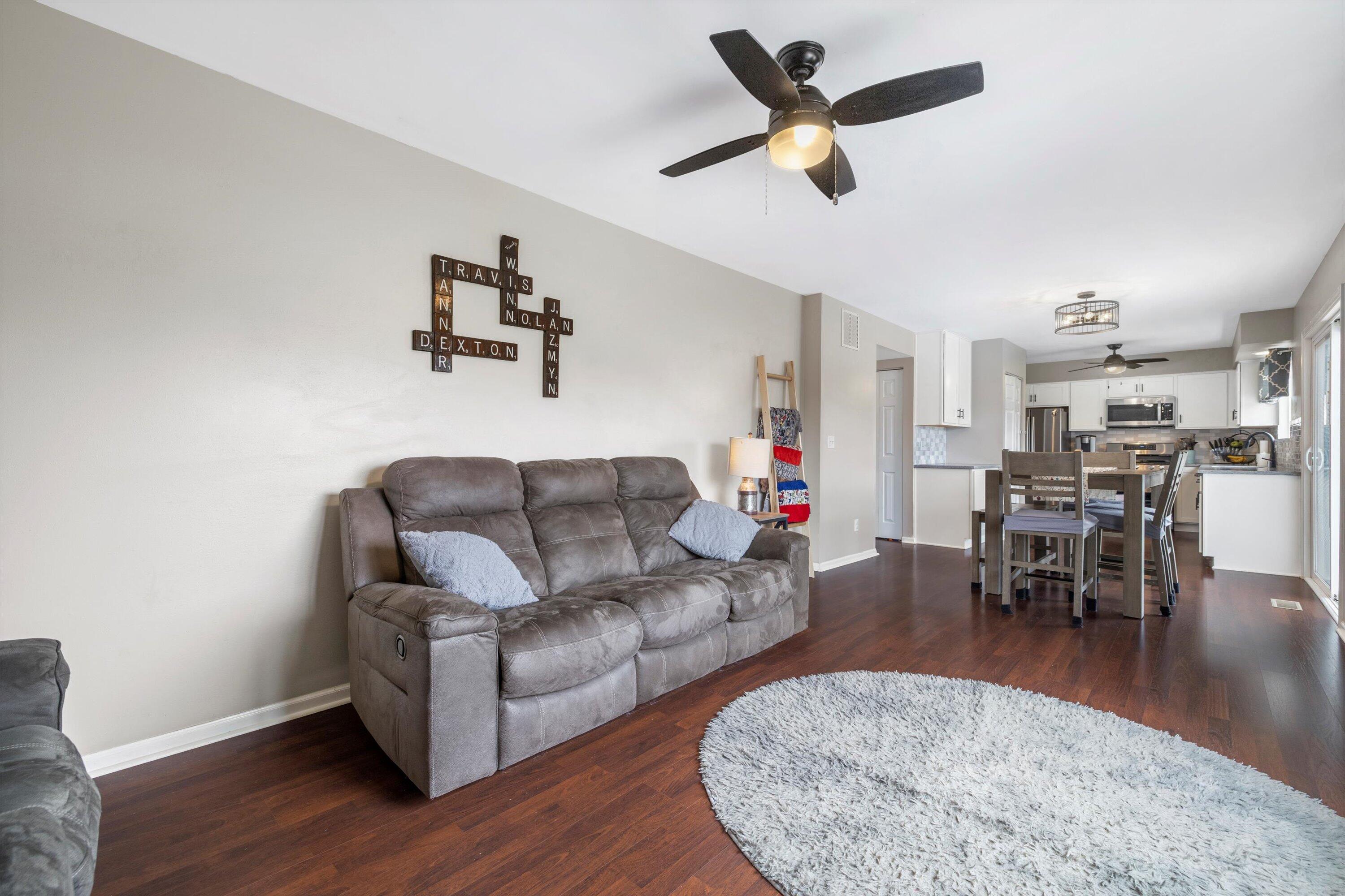 Kenosha, Wisconsin 53142, United States, 3 Bedrooms Bedrooms, ,3 BathroomsBathrooms,Residential,Pending,106799