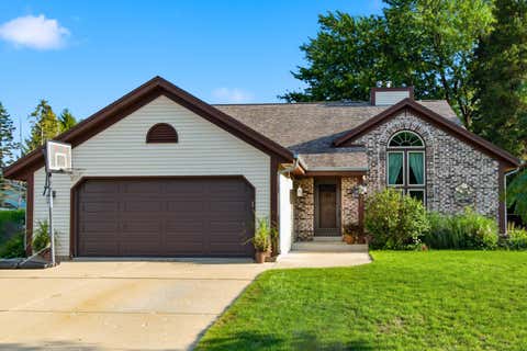 Photo of 307 James St, Watertown, WI 53098 (MLS # 1976631)