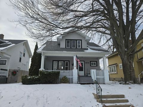 Photo of 1324 Hayes Ave, Racine, WI 53405 (MLS # 1947995)