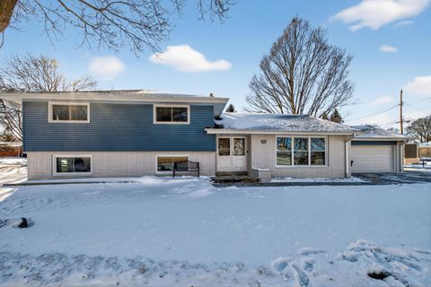 Photo of 9605 W Fiebrantz Ave, Wauwatosa, WI 53222 (MLS # 1947920)