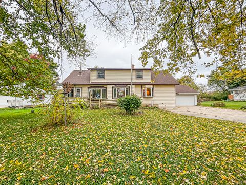 Photo of 16450 W Coffee Rd, New Berlin, WI 53151 (MLS # 1941204) Photo of 16450 W Coffee Rd, New Berlin, WI 53151 (MLS # 1941204)