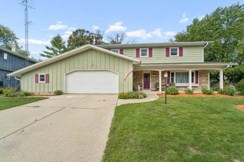 Photo of 742 Mequon Ave, Fond Du Lac, WI 54935 (MLS # 1978711)