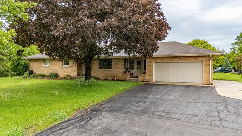 Photo of 6980 S 51st St, Franklin, WI 53132 (MLS # 1928618)