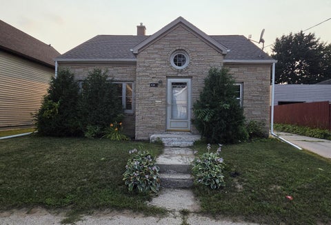 Photo of 1312 S 18th St, Manitowoc, WI 54220 (MLS # 1975957)