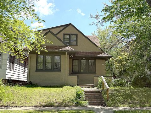 Photo of 4572 N 38th St, Milwaukee, WI 53209 (MLS # 1949682)