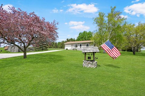 Photo of 8402 368 Ave, Wheatland, WI 53105 (MLS # 1960098)