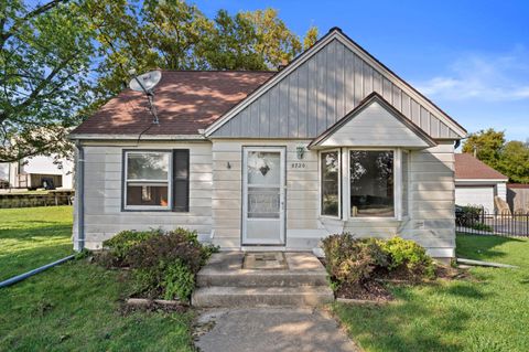 8720 W Kaul Ave, Milwaukee, WI 53225 - #: 1937376