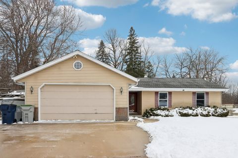 Photo of 10719 W Calumet Rd, Milwaukee, WI 53224 (MLS # 1954713)
