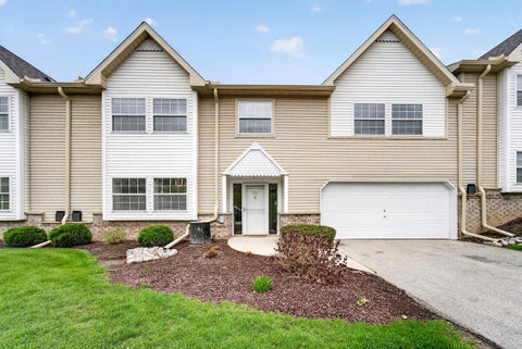 Photo of 390 Dustin Dr, Brookfield, WI 53045 (MLS # 1967342)