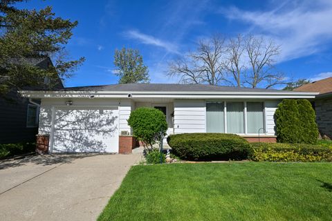 Photo of 6469 N Garden Grove Ln, Glendale, WI 53209 (MLS # 1961035)