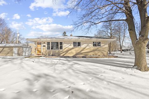 Photo of 7140 N 48th St, Milwaukee, WI 53223 (MLS # 1949246)