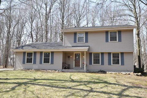 Photo of W197N16455 Hawthorne Cir, Jackson, WI 53037 (MLS # 1956950)