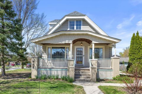 Photo of 7826 W Cold Spring Rd, Greenfield, WI 53220 (MLS # 1959175)