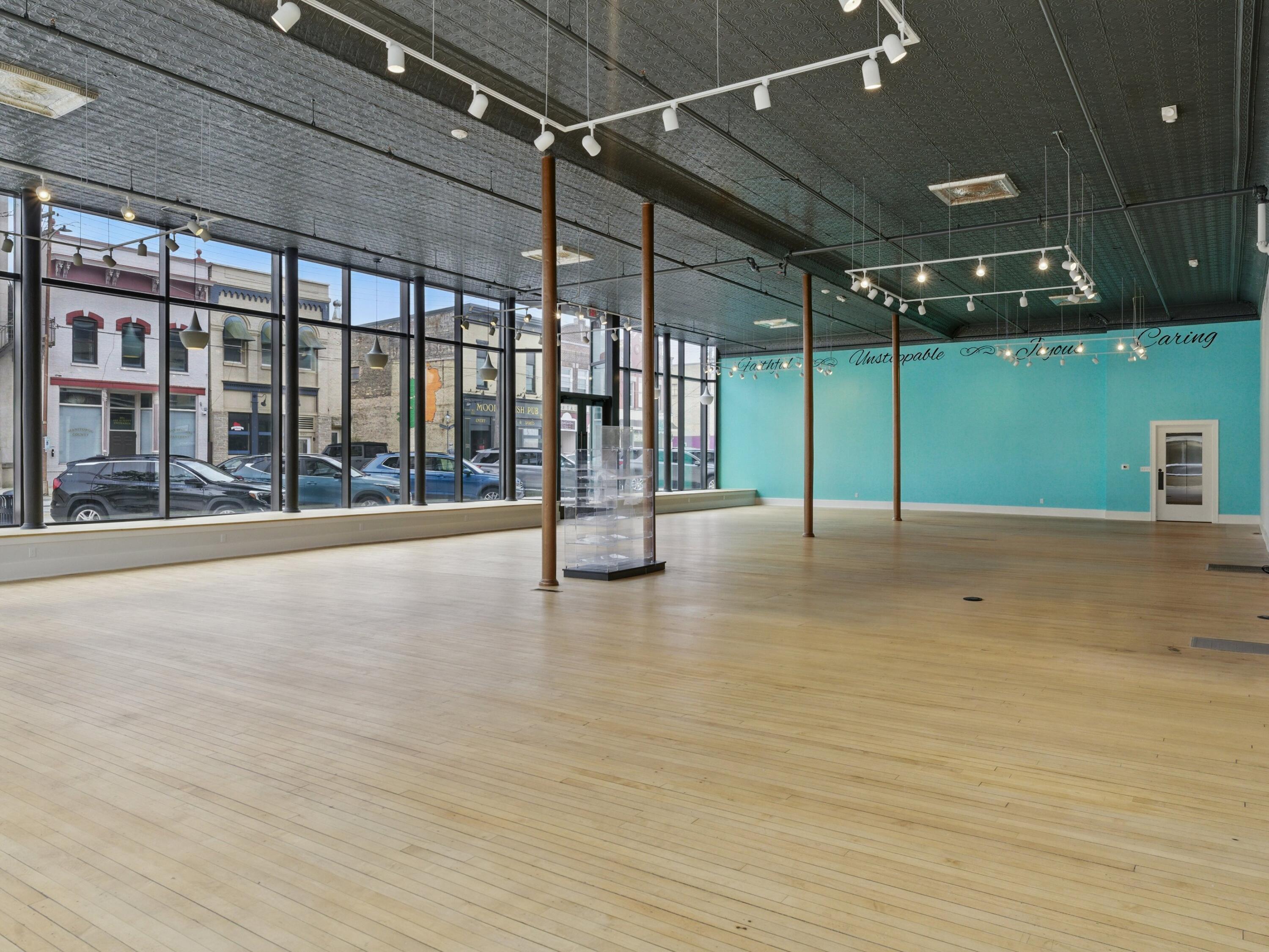 Manitowoc, Wisconsin 54220, United States, ,Residential,Active,136330