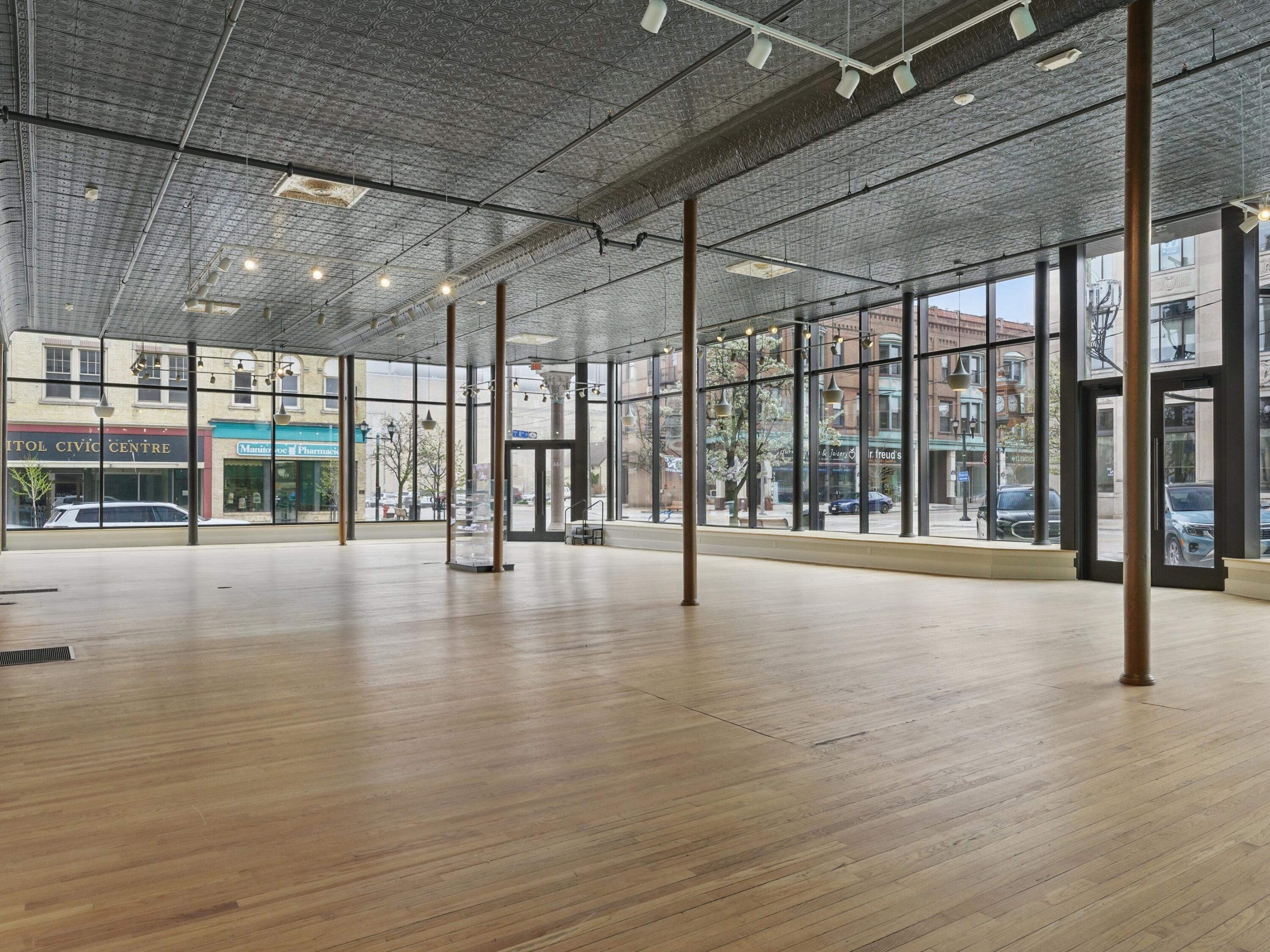 Manitowoc, Wisconsin 54220, United States, ,Residential,Active,136330