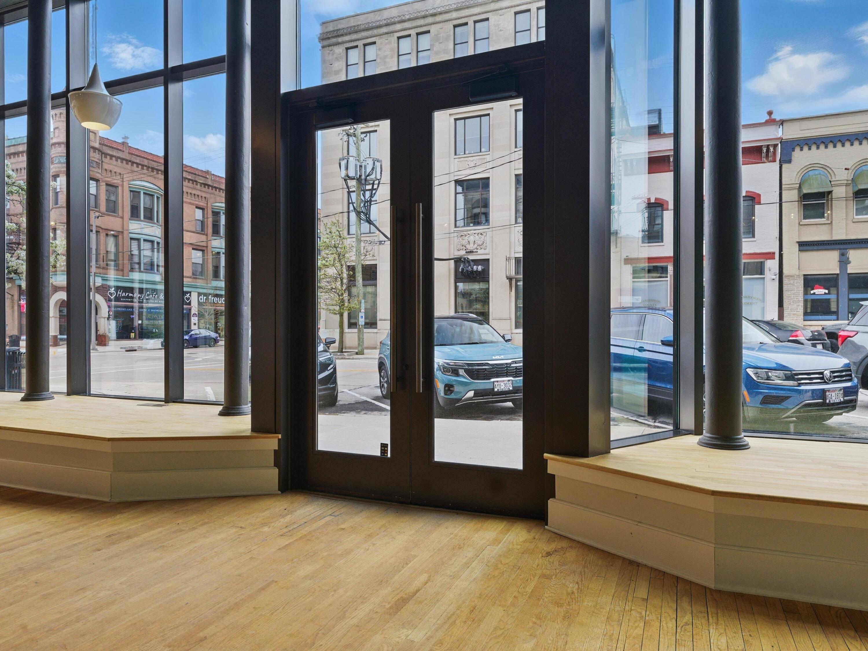 Manitowoc, Wisconsin 54220, United States, ,Residential,Active,136330