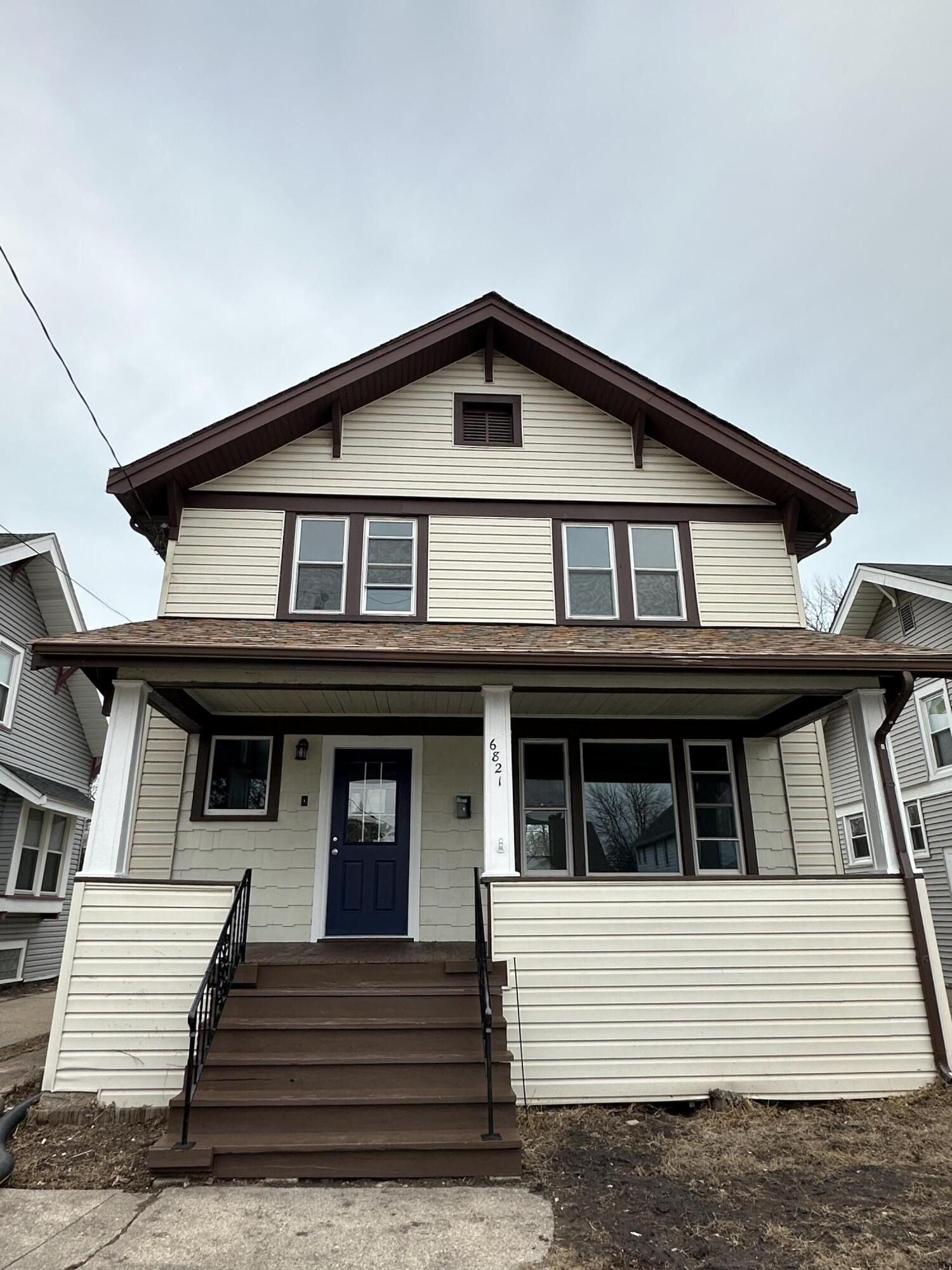 Kenosha, Wisconsin 53143, United States, 4 Bedrooms Bedrooms, ,3 BathroomsBathrooms,Residential,Active,81111