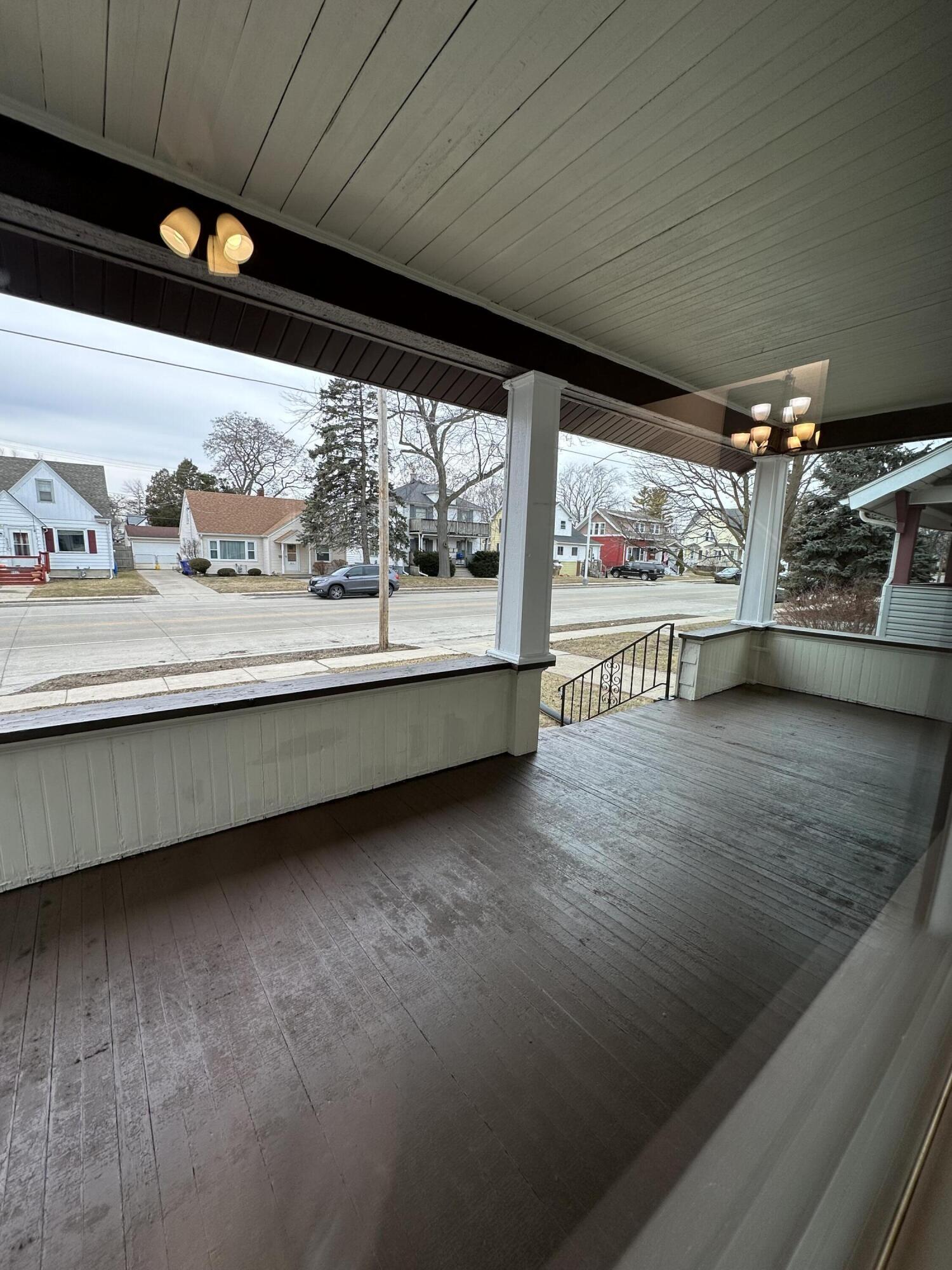 Kenosha, Wisconsin 53143, United States, 4 Bedrooms Bedrooms, ,3 BathroomsBathrooms,Residential,Active,81111