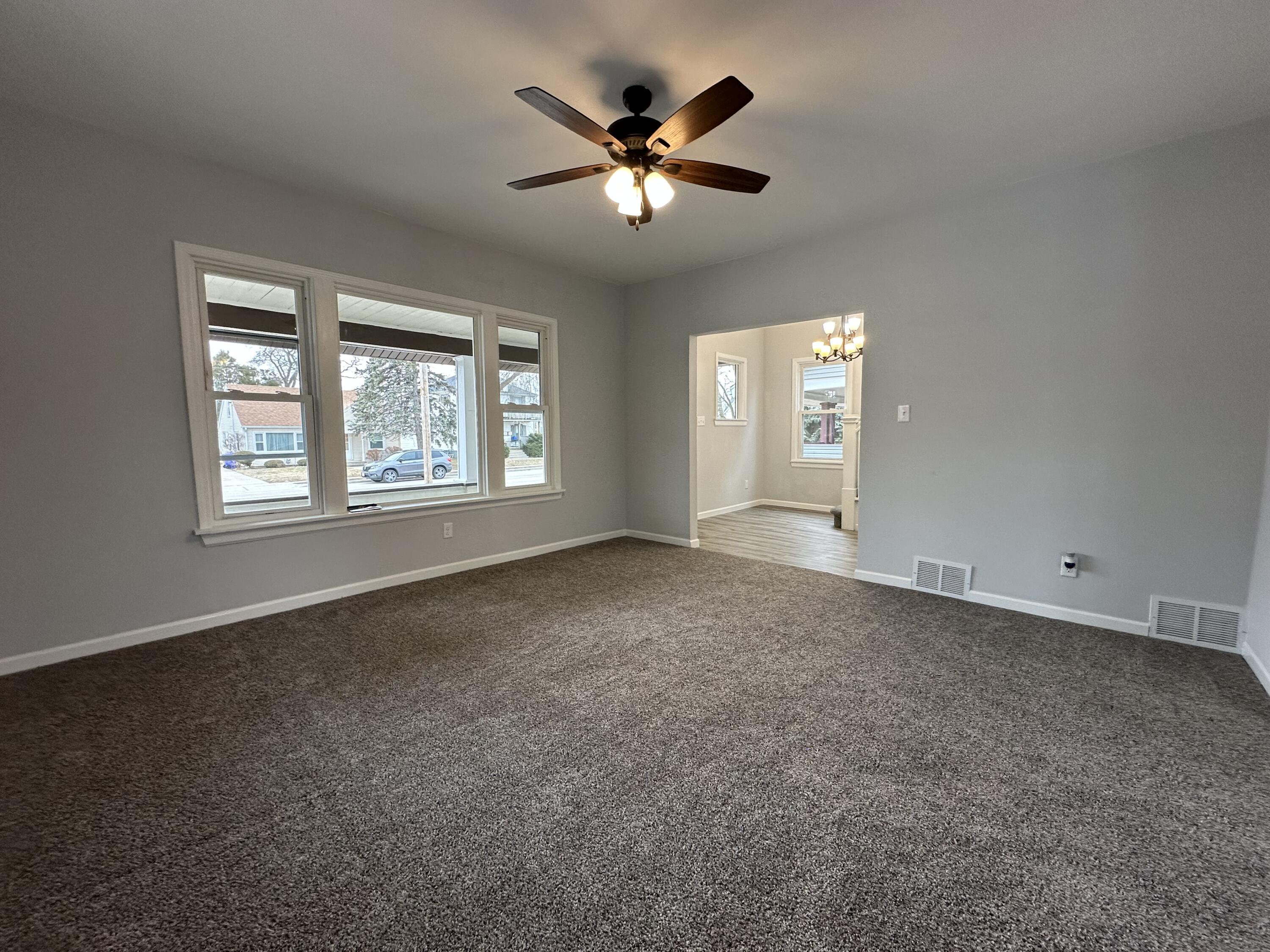 Kenosha, Wisconsin 53143, United States, 4 Bedrooms Bedrooms, ,3 BathroomsBathrooms,Residential,Active,81111