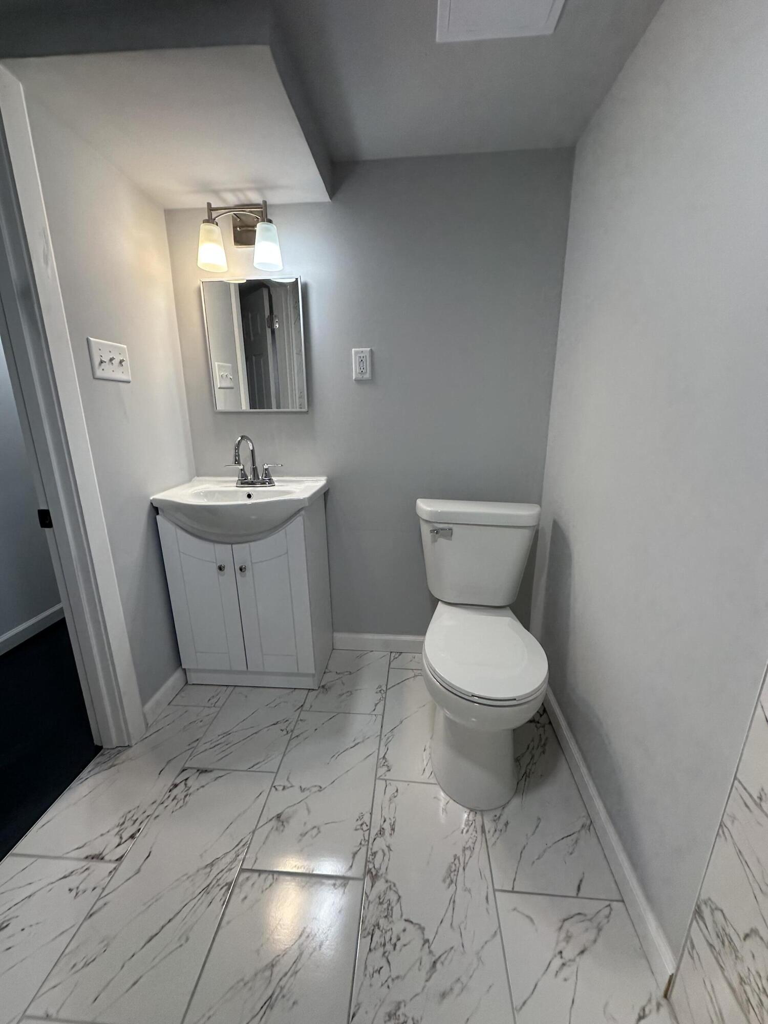 Kenosha, Wisconsin 53143, United States, 4 Bedrooms Bedrooms, ,3 BathroomsBathrooms,Residential,Active,81111