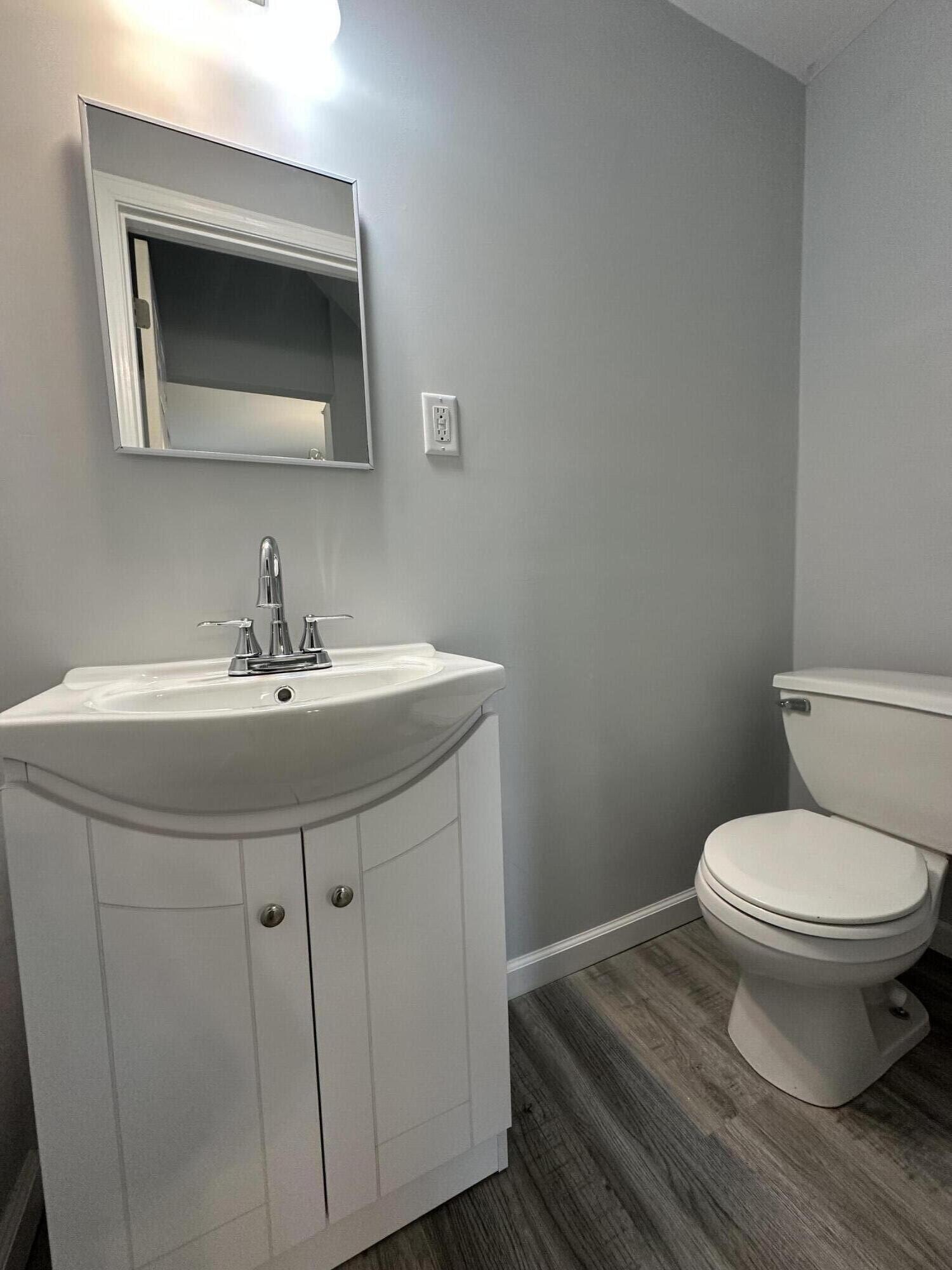 Kenosha, Wisconsin 53143, United States, 4 Bedrooms Bedrooms, ,3 BathroomsBathrooms,Residential,Active,81111