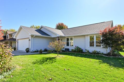 Photo of 965 E Twin Oaks Dr, Oak Creek, WI 53154 (MLS # 1939692)